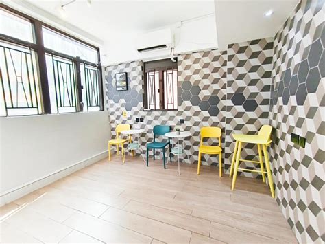 Top 10 Hong Kong Pod Hotels in 2024 from AU$70 .